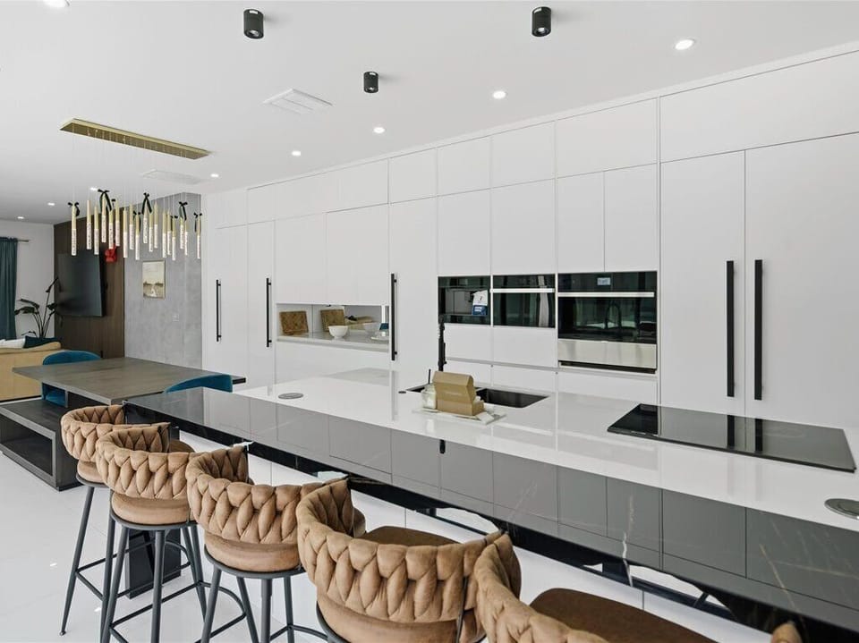 Kitchen with Bar