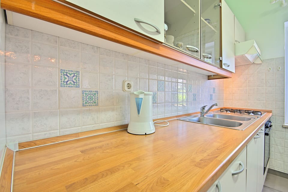 Apartment, 1 Bedroom, Smoking, Patio | Interior
