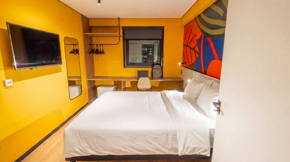 Apartment, 1 Double Bed | Desk, soundproofing, iron/ironing board (on request), WiFi (free)