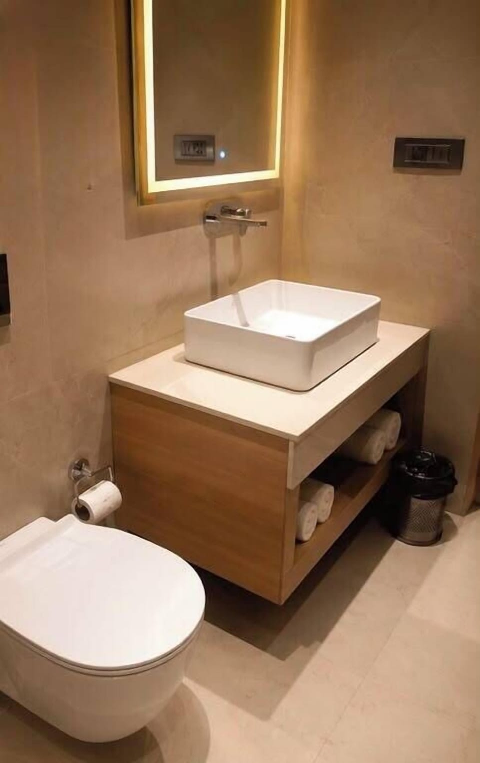 Hotel Meridien River Front Rajbagh Hotel in India