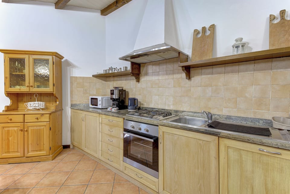 Apartment, 1 Bedroom | Private kitchen