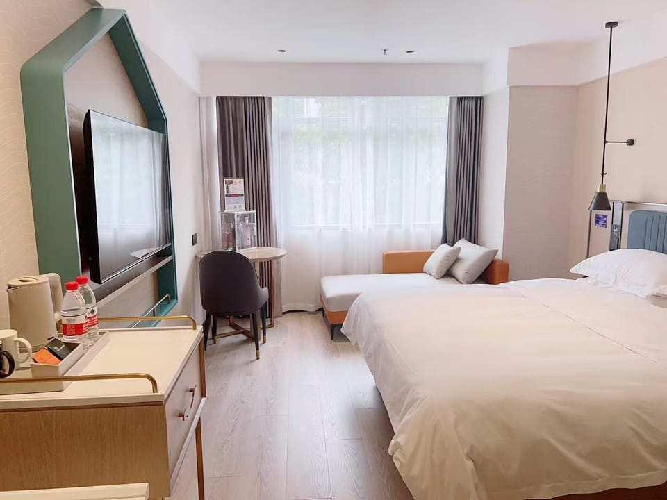 Superior Single Room, Courtyard View | In-room safe, blackout drapes, soundproofing, iron/ironing board