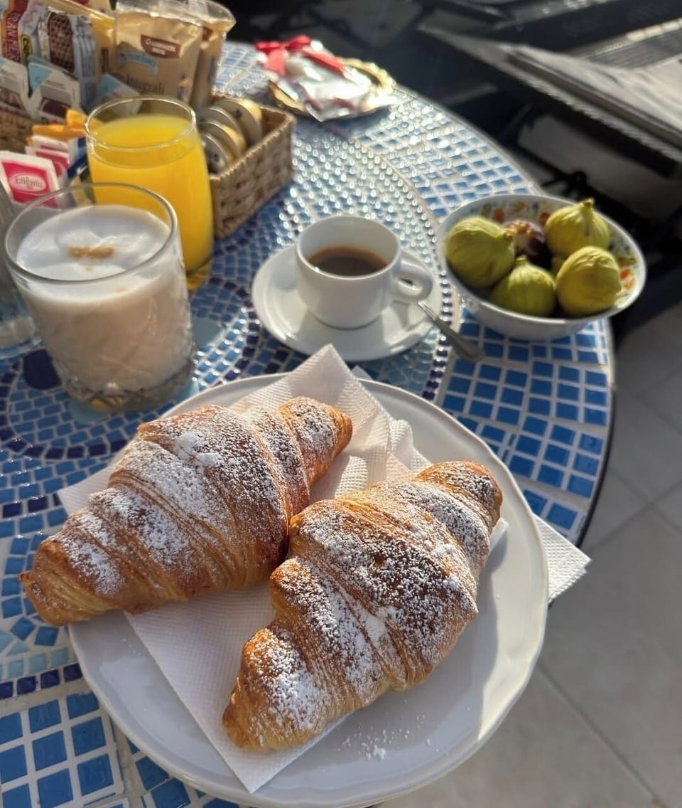 Free daily cooked-to-order breakfast