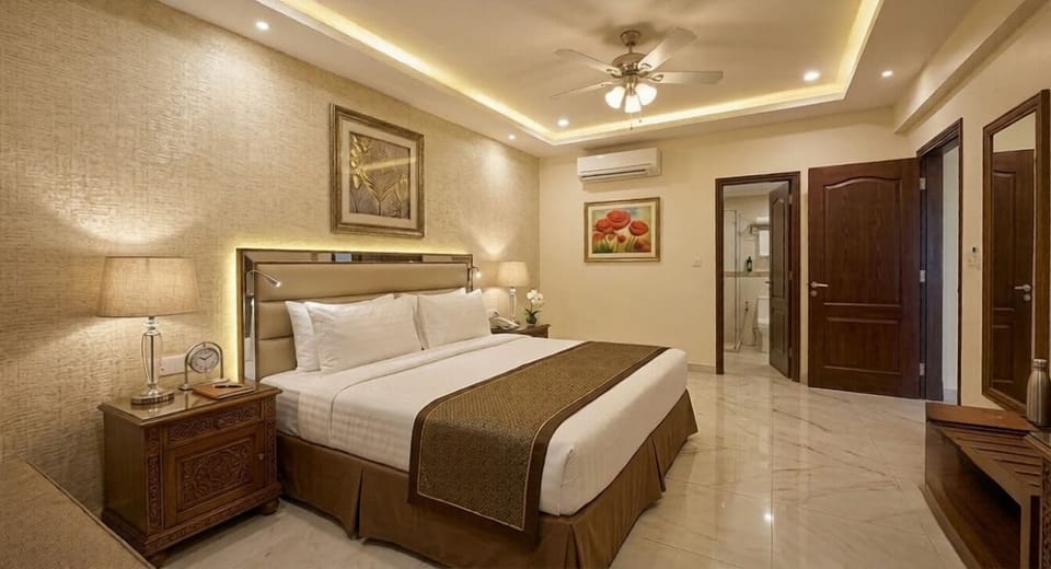 Premium Room | Egyptian cotton sheets, premium bedding, Select Comfort beds, desk