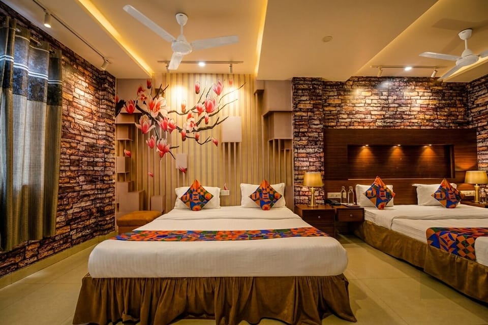 Family Room | Egyptian cotton sheets, premium bedding, Select Comfort beds, desk