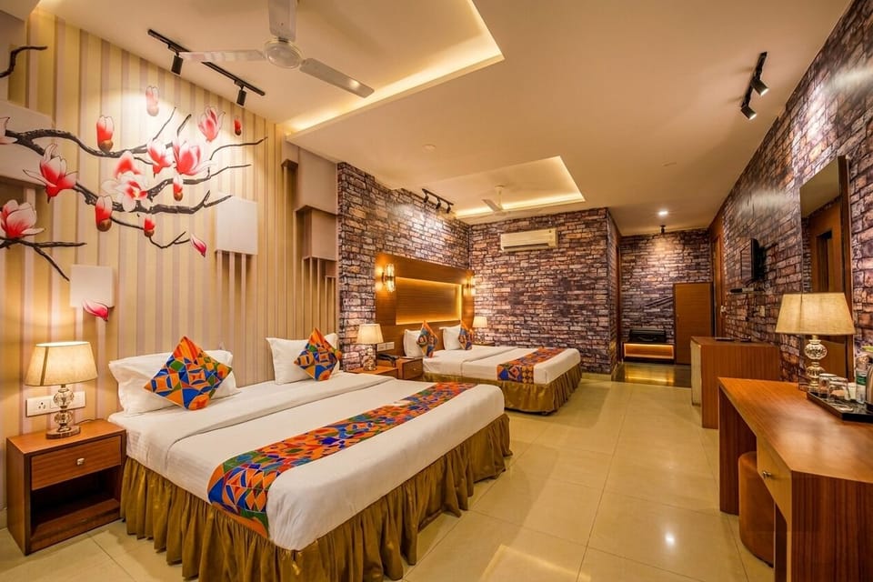 Family Room | Egyptian cotton sheets, premium bedding, Select Comfort beds, desk