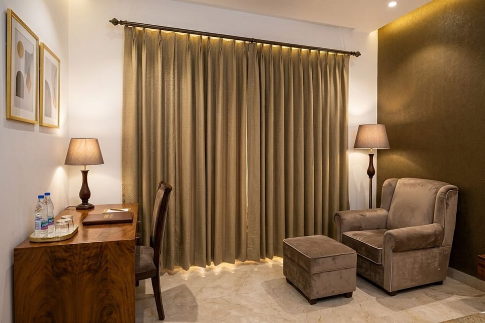 Premium Room | Egyptian cotton sheets, premium bedding, Select Comfort beds, desk