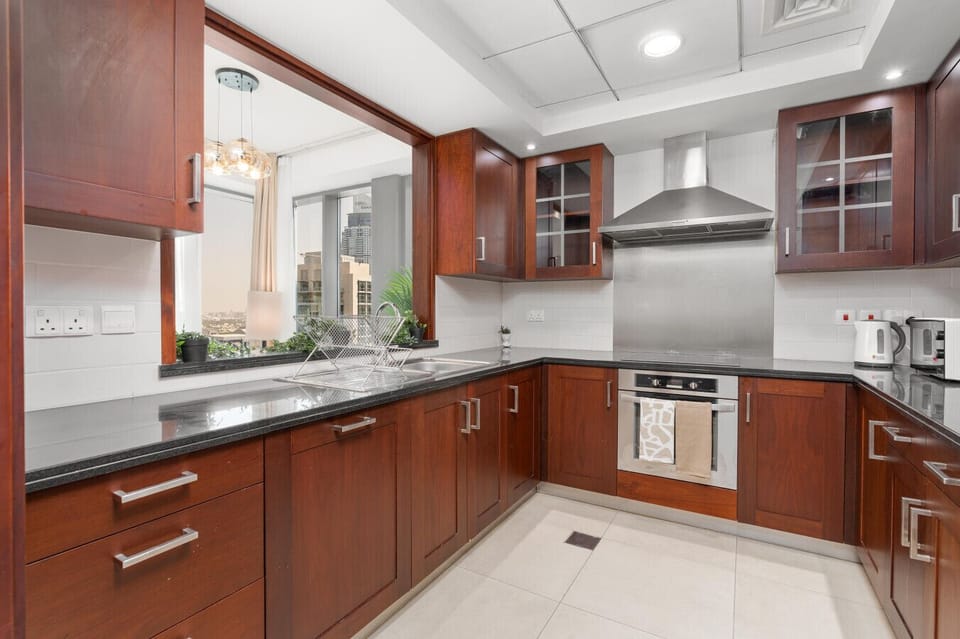 City Apartment, 2 Bedrooms, Lake View | Private kitchen | Eco-friendly cleaning products