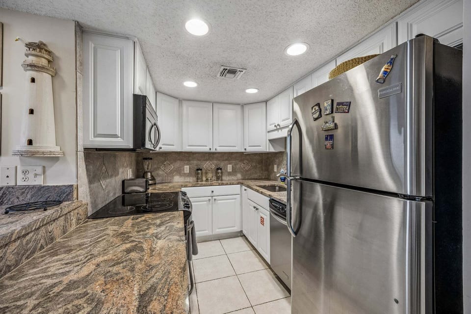 Full kitchen