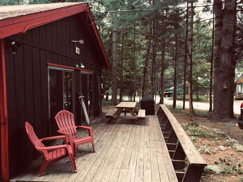 Side view of the deck where you can watch the hummingbirds visit.