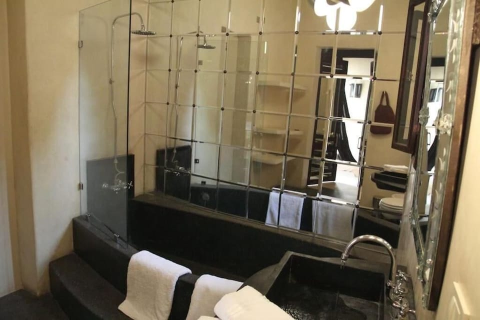 Deluxe House, Private Pool | Bathroom | Soap, shampoo, toilet paper