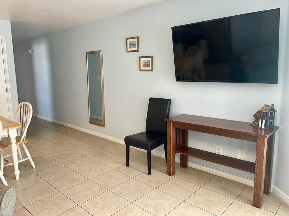 Condo, 1 Bedroom | Interior
