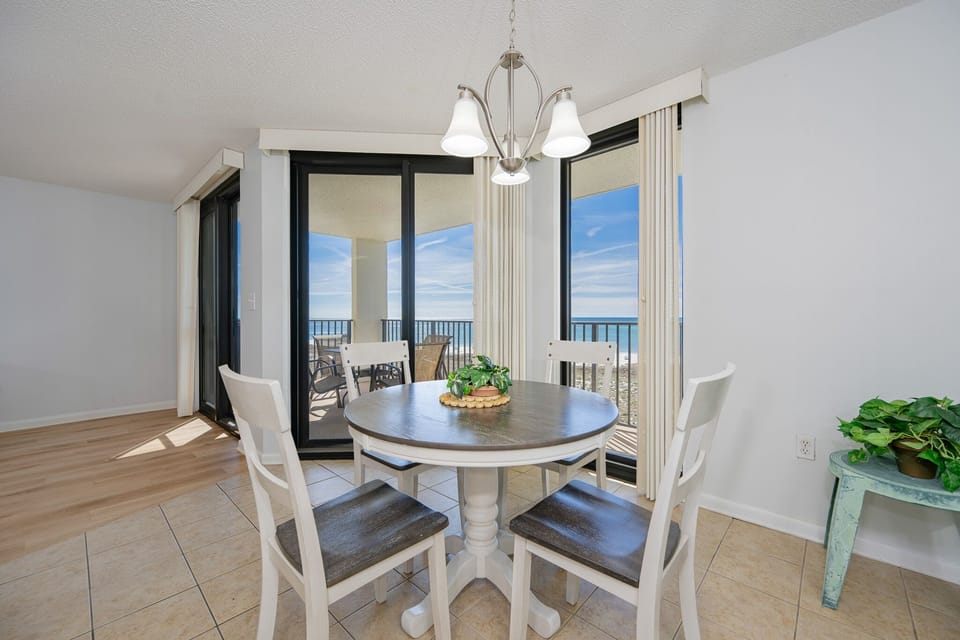 Condo, 1 Bedroom | Dining