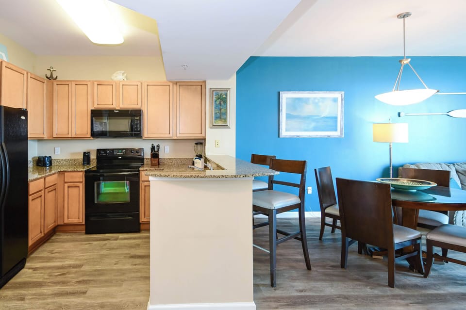 The Palms of Destin 21211 - Kitchen into Dining Area