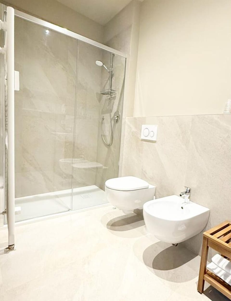 Triple Room | Bathroom | Hair dryer, towels, soap, shampoo