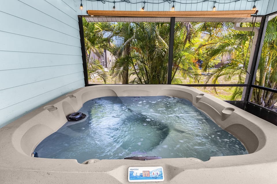 Outdoor spa tub