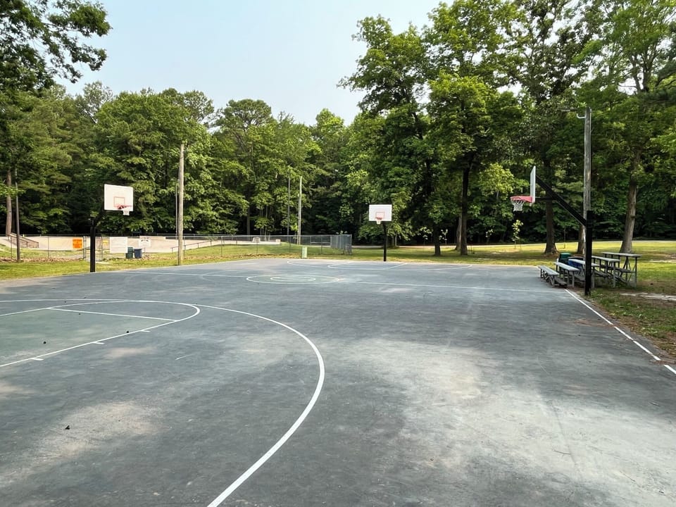 Enjoy the Ocean Pines basketball court—great for kids and friendly games during your stay.