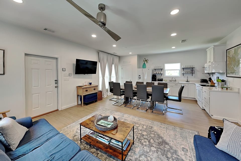 Open Floor Plan Makes it Easy to Come Together