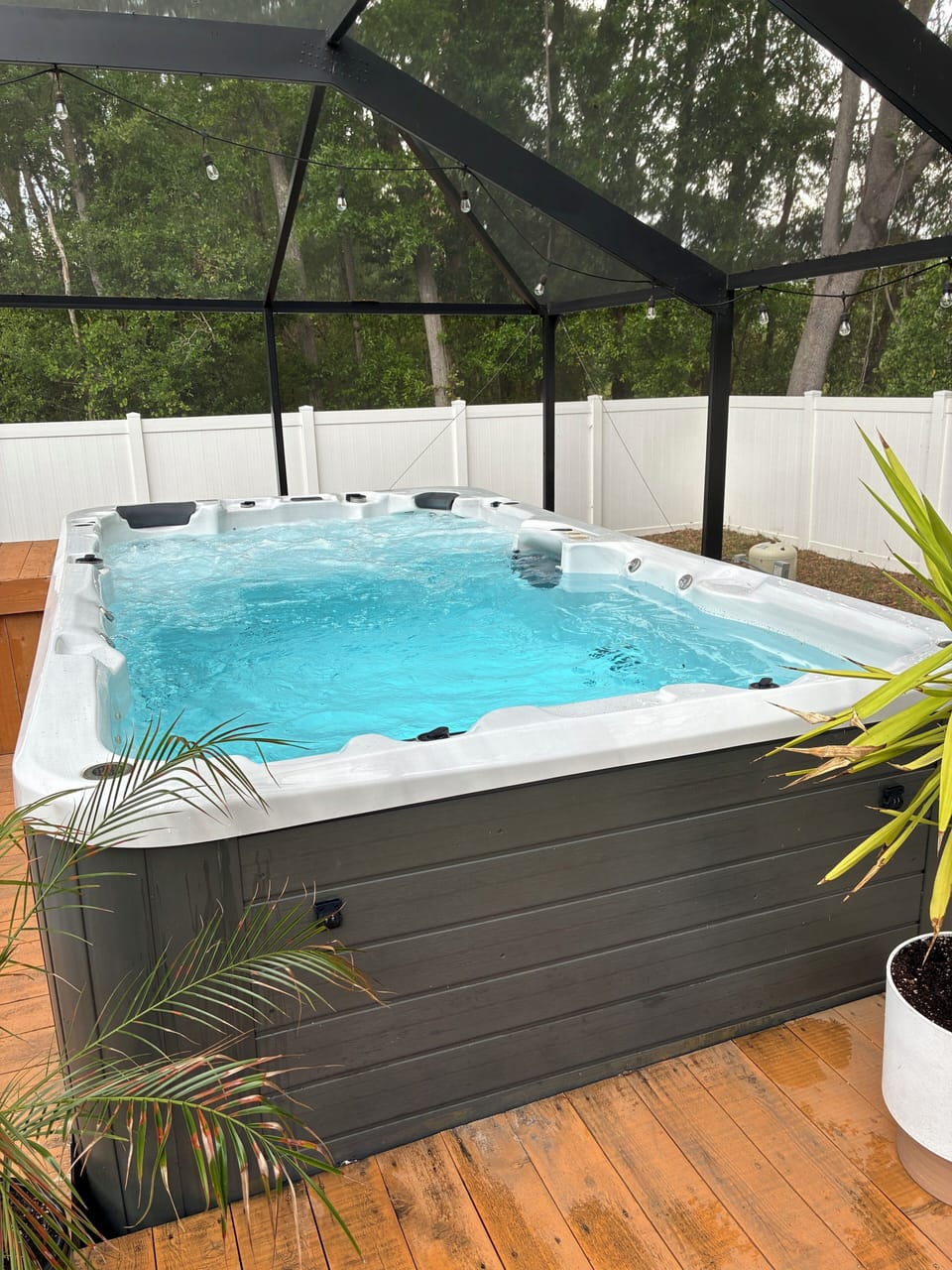 Outdoor spa tub