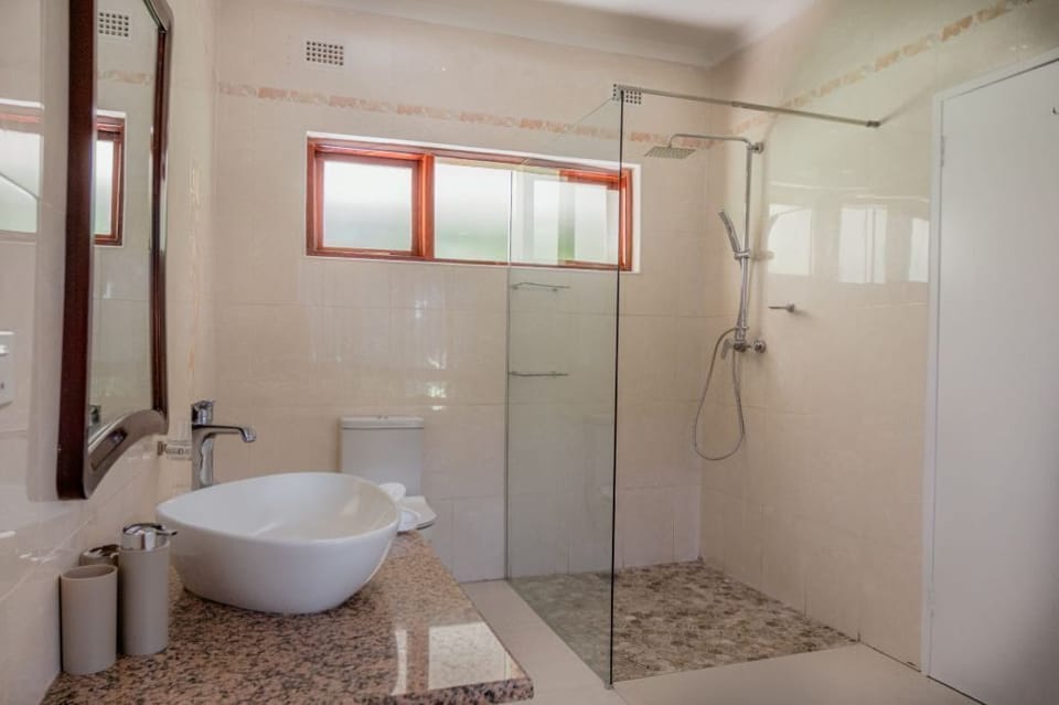 Bathroom | Soap, shampoo, toilet paper