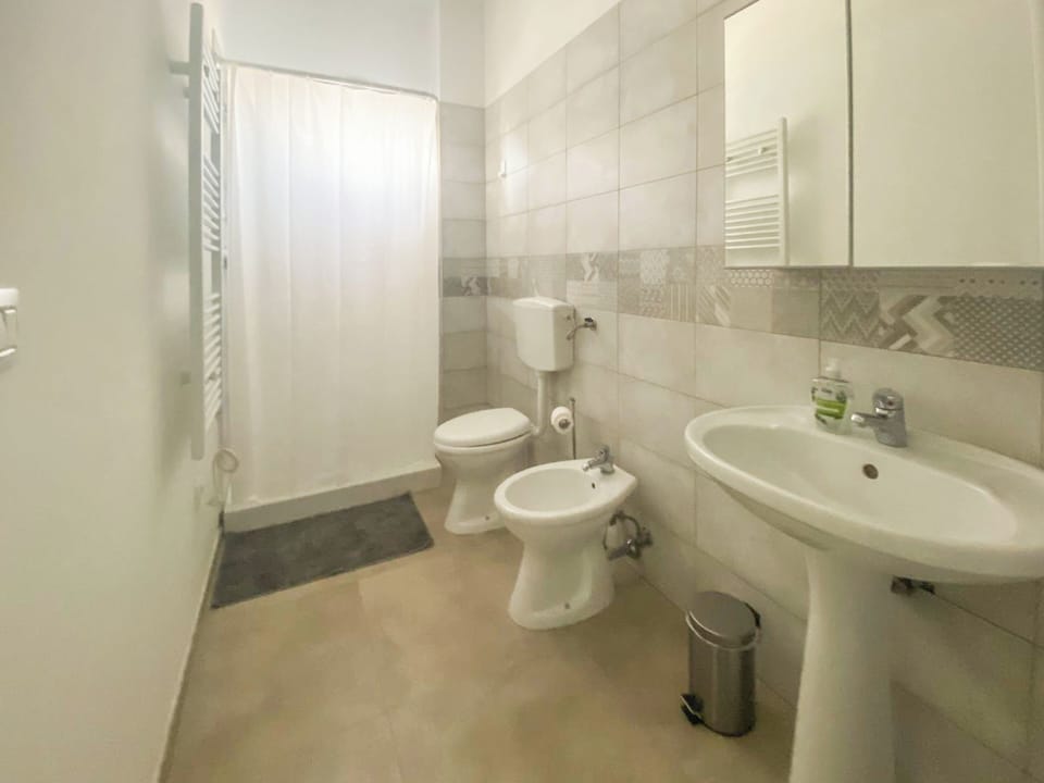 Room, Balcony, City View | Bathroom