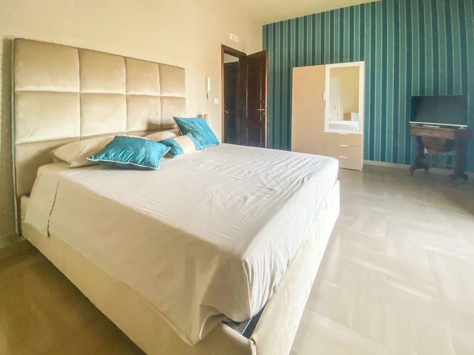Room, Balcony, City View | Free WiFi