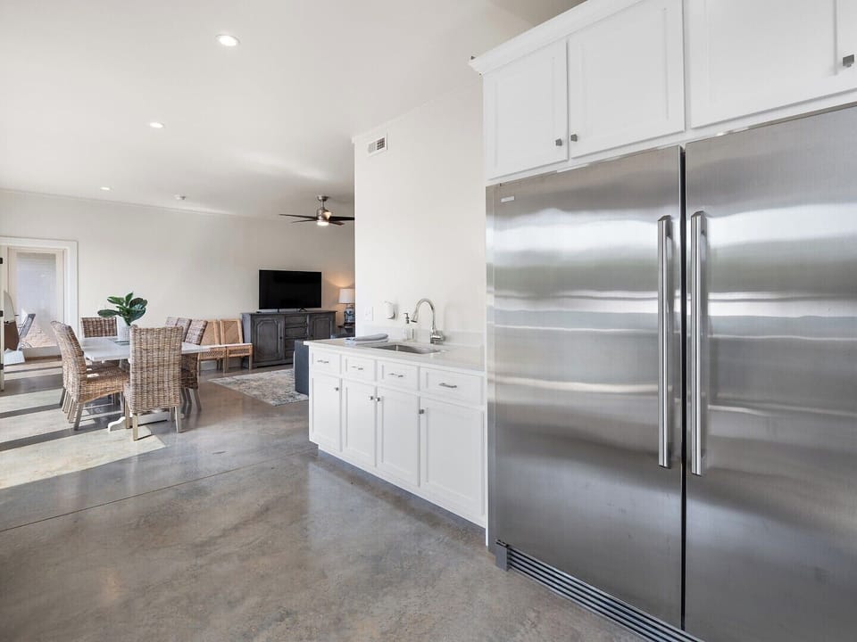 Downstairs Kitchen - Full-size refrigerator and freezer