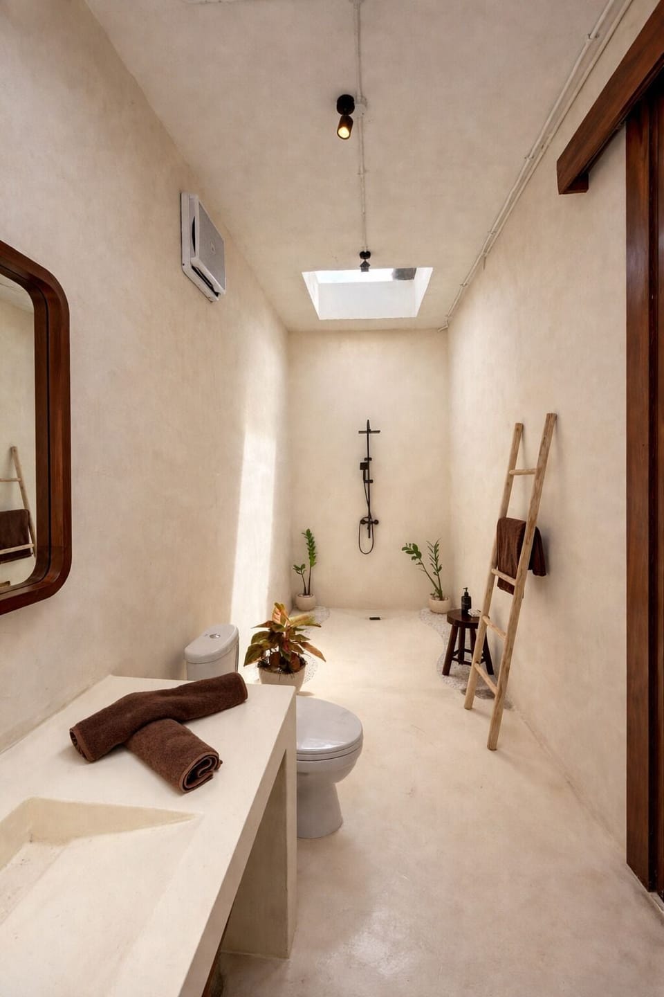 Double Room, 1 King Bed, Air conditioning, Garden View | Bathroom | Hair dryer, towels, soap, shampoo