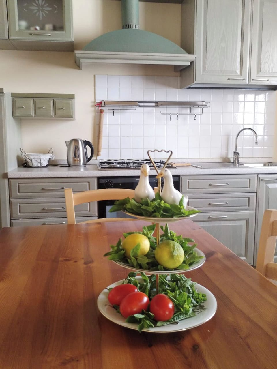 Apartment, Garden View | Private kitchen | Fridge, oven, stovetop, cookware/dishes/utensils