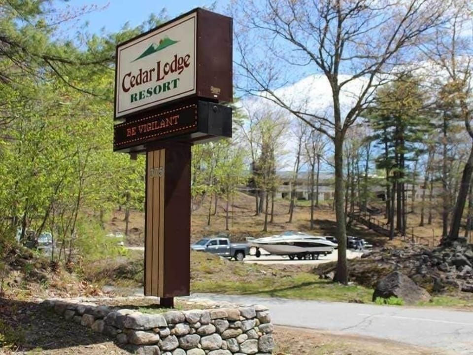 Welcome to Cedar Lodge