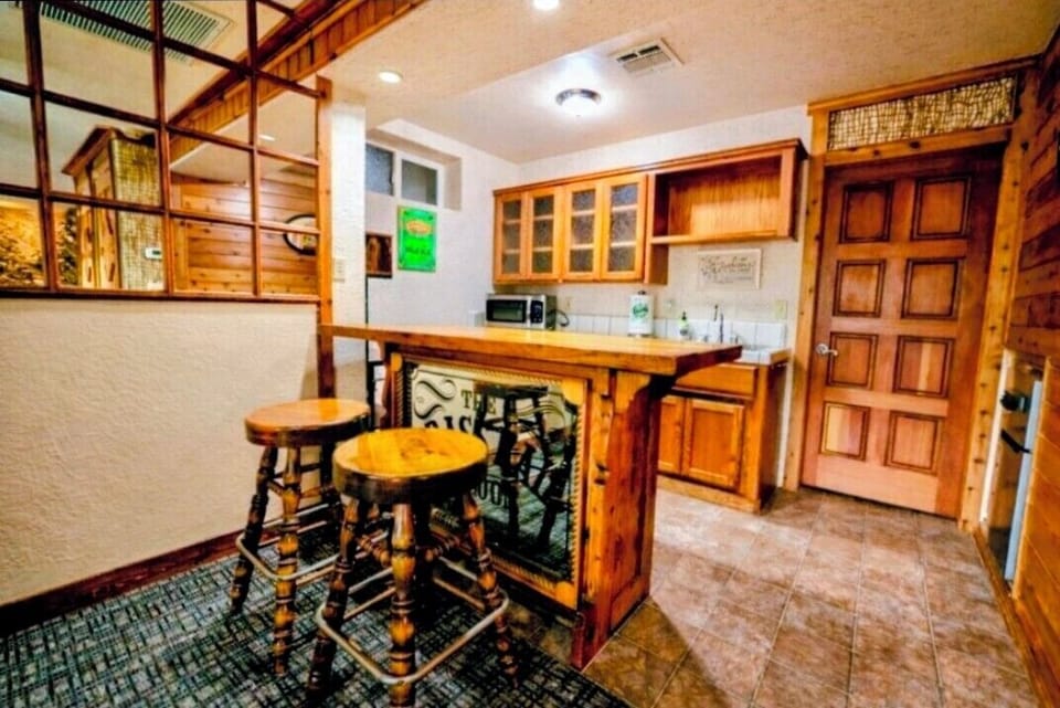 Mini bar area