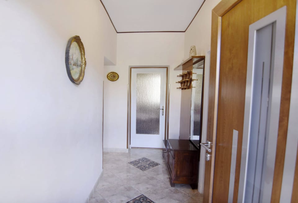 Apartment, 2 Bedrooms, Smoking, Patio | Interior