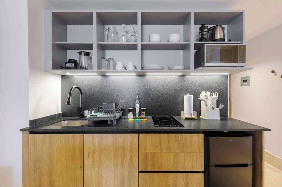 Modern and fully equipped kitchen