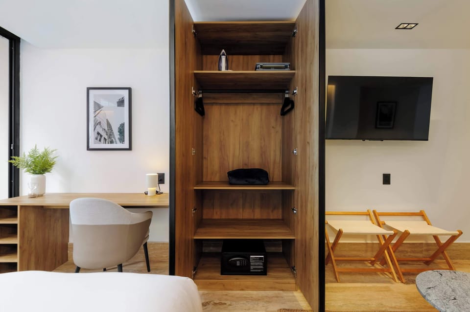 Practical and tidy wardrobe