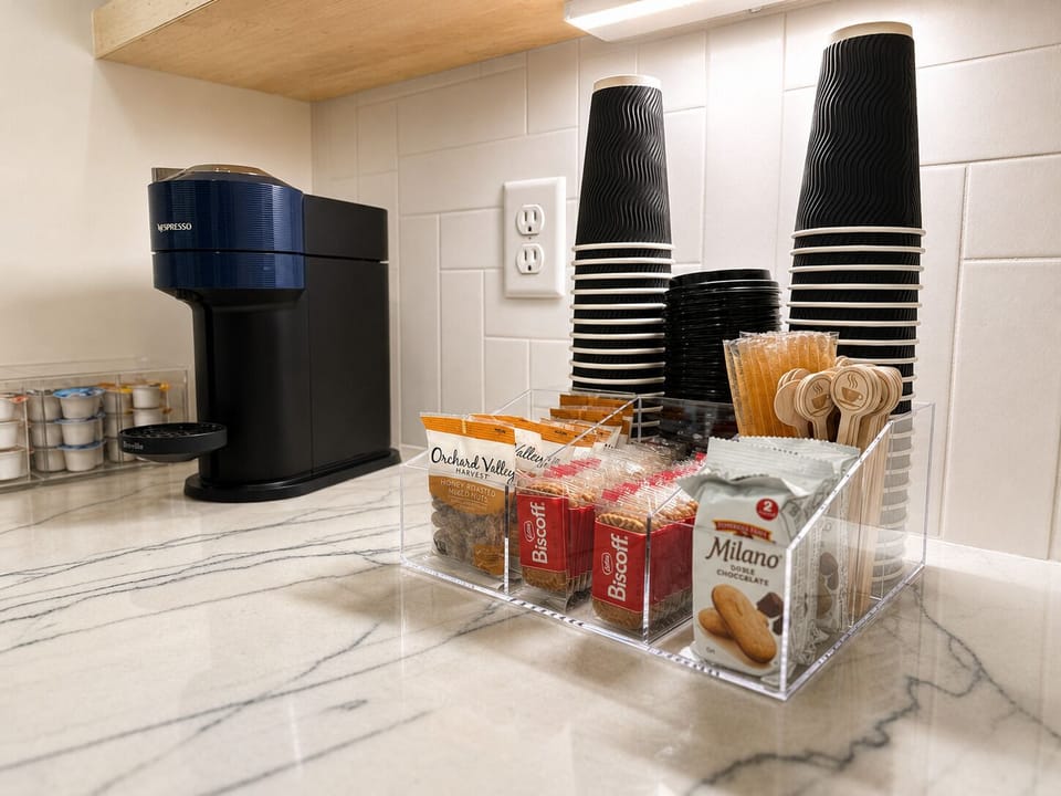 Espresso, tea, coffee and snacks for a relaxing, peaceful stay! 
