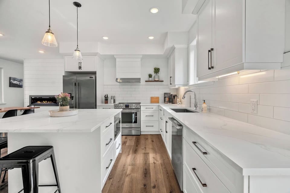 Full kitchen with a blender, Instapot, drip & Nespresso coffee machine (please bring your own Nespresso pods!), ground coffee, tea, sugar, and basic condiments (ketchup, mustard, relish.)