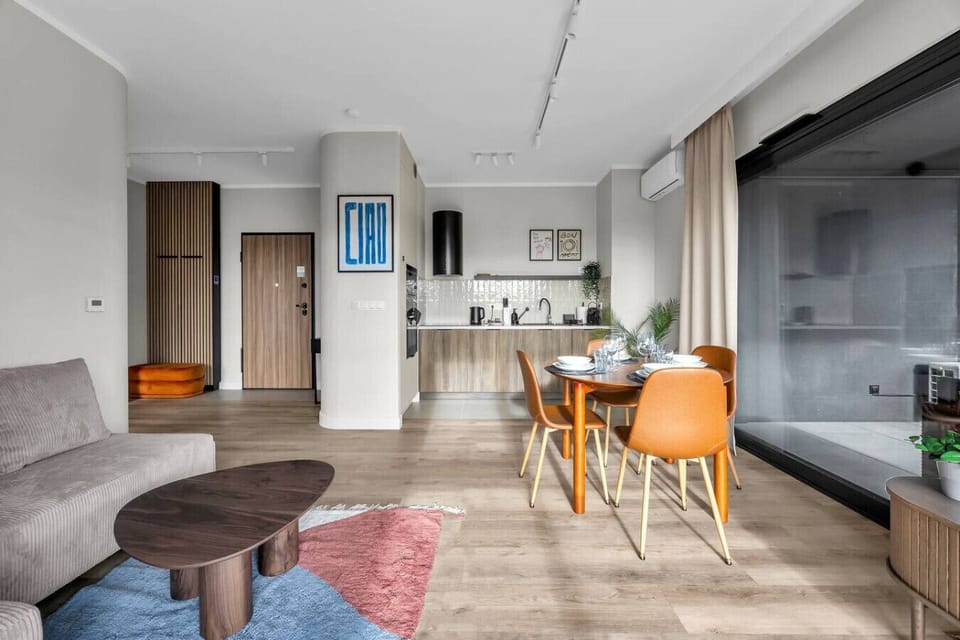 Beautiful Apartment with Air Conditioning, Balcony and Parking | Book Now with RENTUJEMY.COM