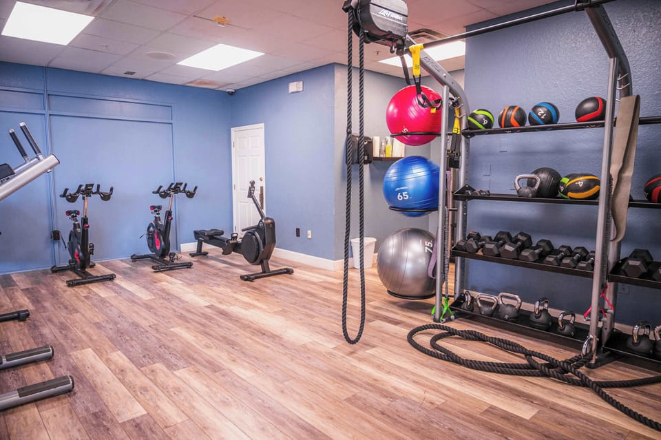 On-site fitness center to keep up your routine while you’re away