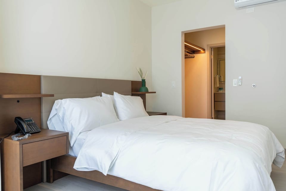 Main bedroom with ensuite
