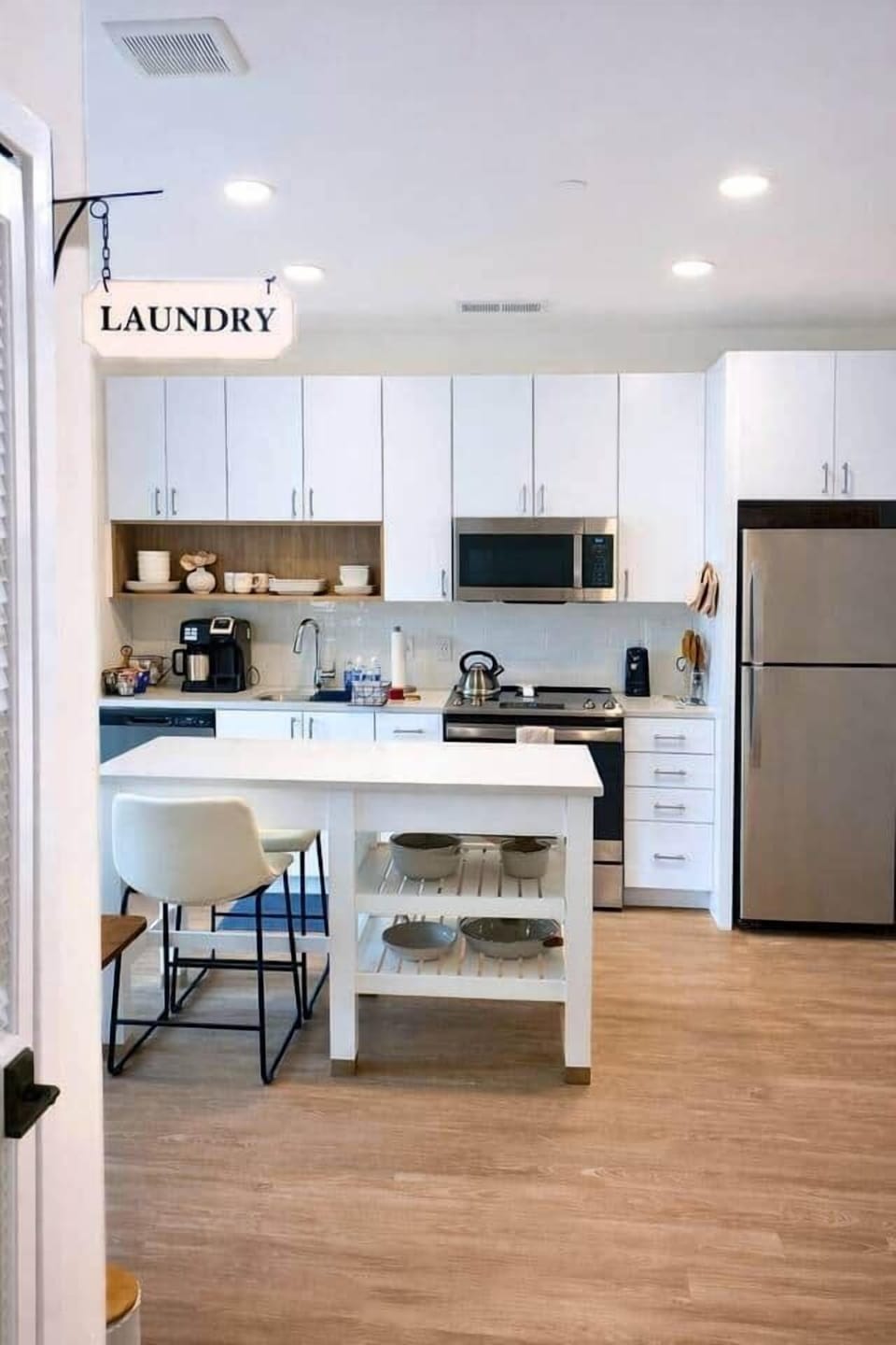 Wash, fluff, and fold or do a little cuisine cooking in a fully loaded kitchen