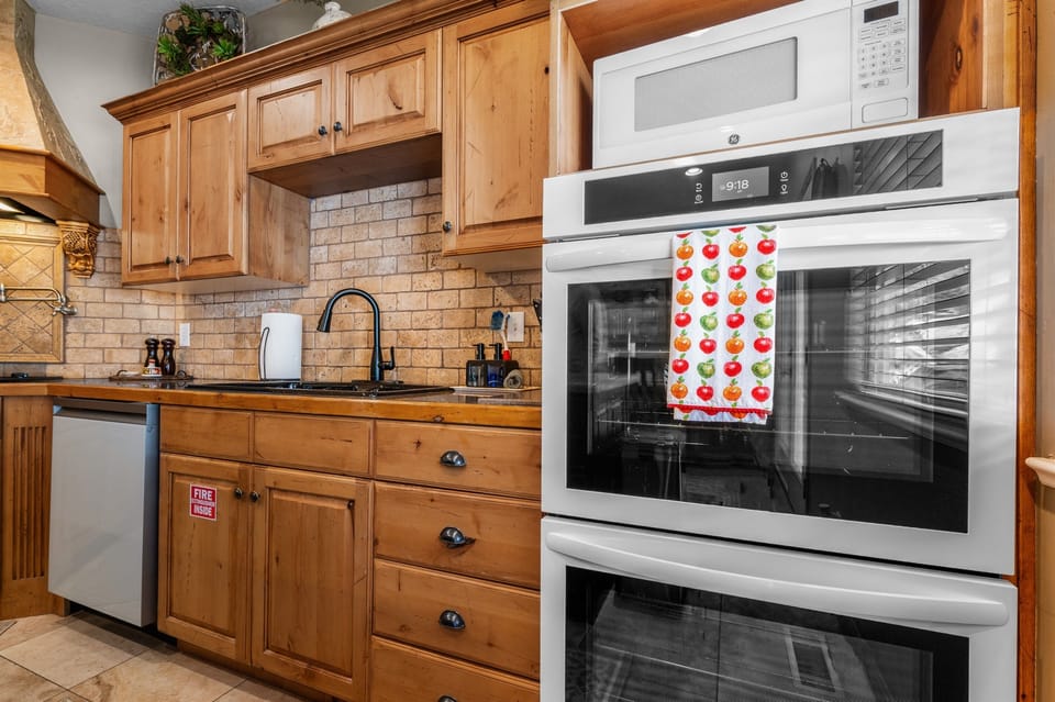 Cook, gather, and celebrate—this kitchen is the heart of your mountain getaway.