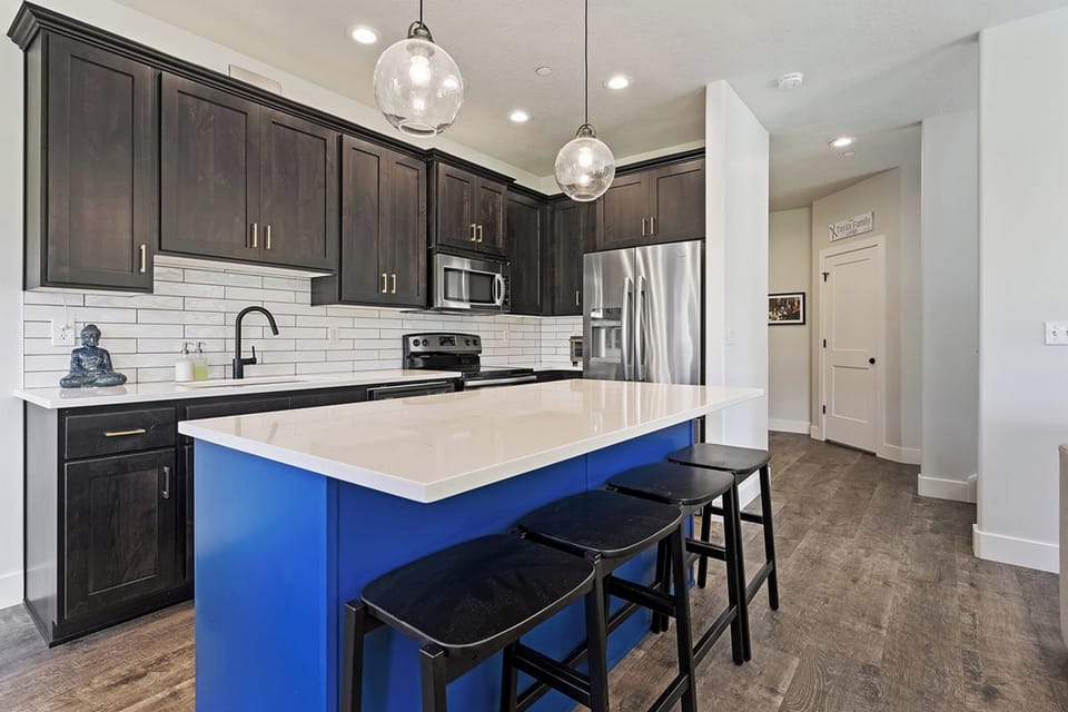 Thoughtfully appointed and fully equipped, this chef-inspired kitchen offers everything needed to create memorable meals in an elevated setting.