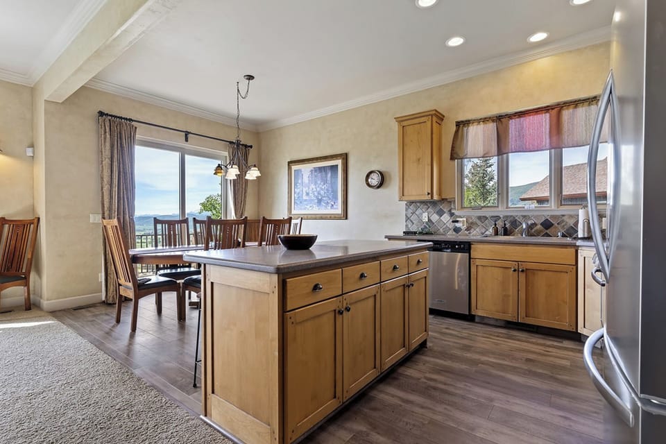 Cook your favorite meals with everything you need and a view to match