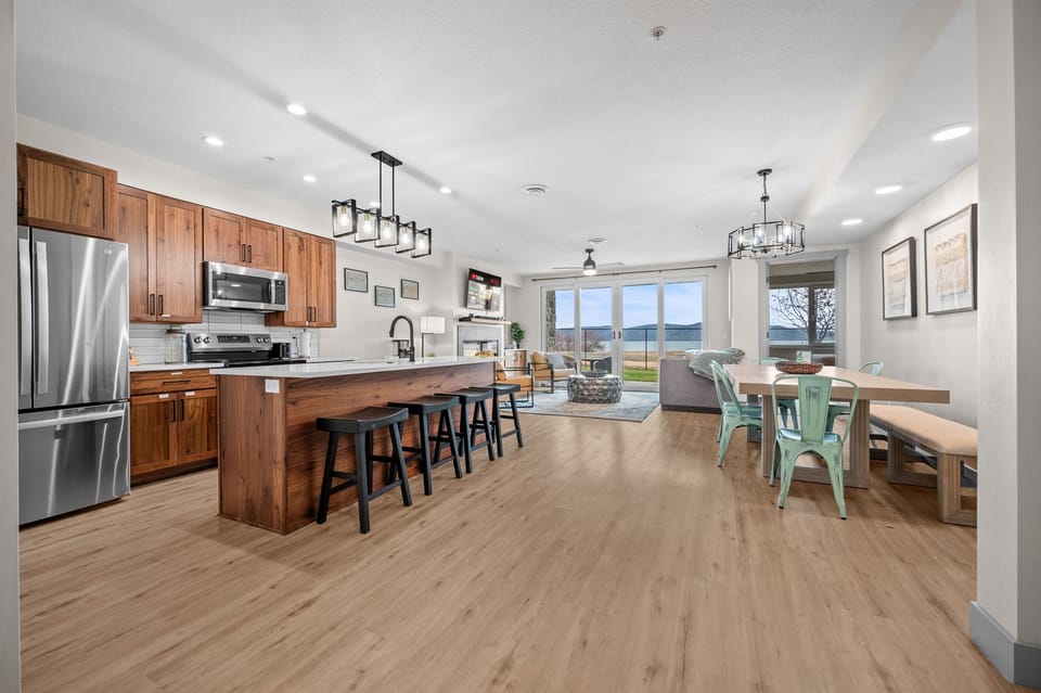 Spacious chef’s kitchen perfect for group meals and making memories.