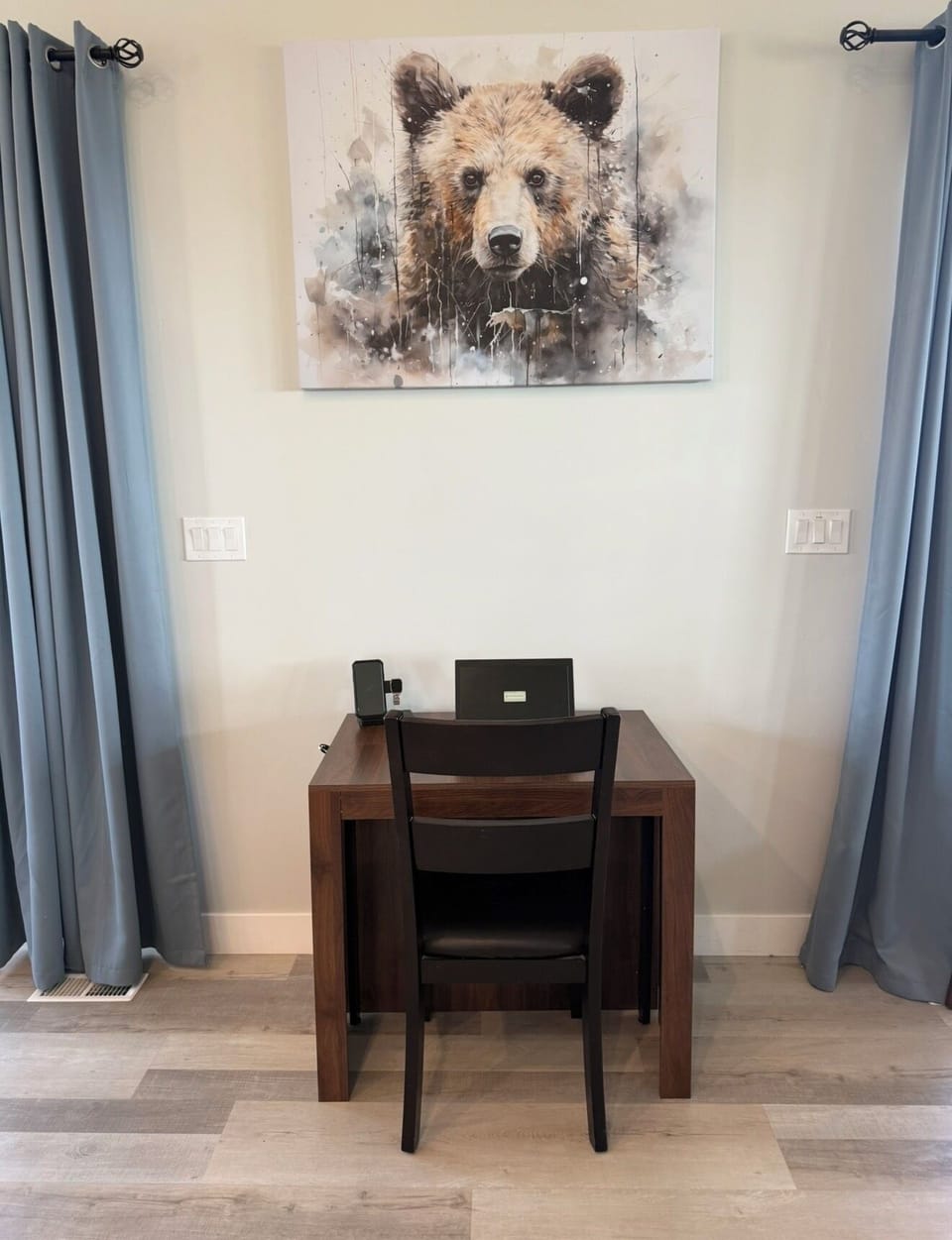 Workstation desk that also extends for more table space area
