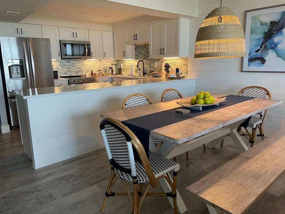 Dining/Kitchen