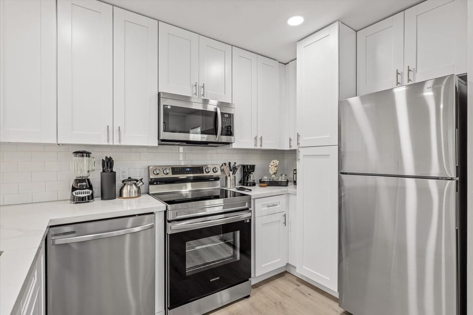 Oven, Stove, Microwave, Fridge