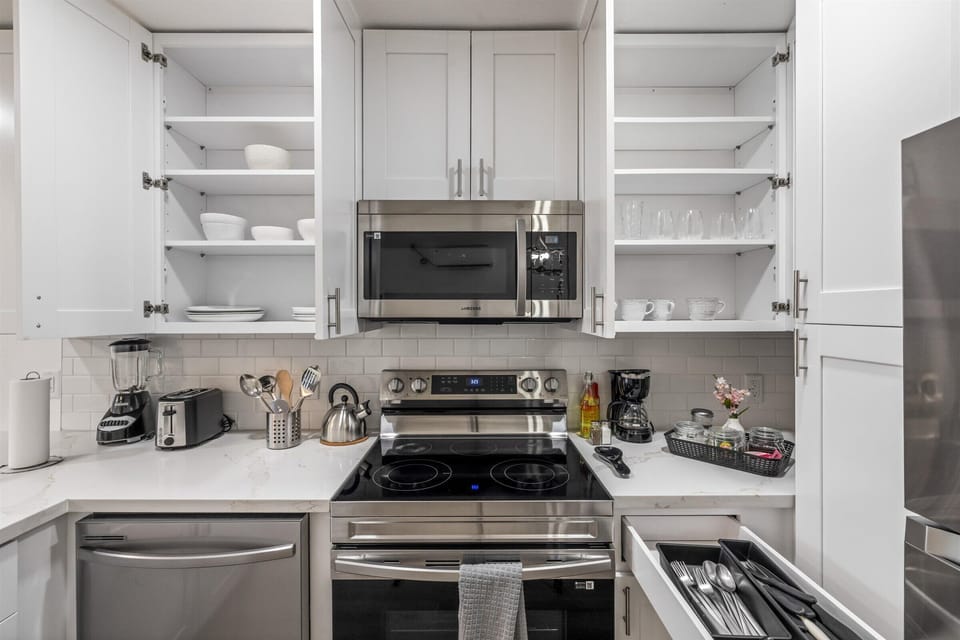 Fully Stocked Kitchen