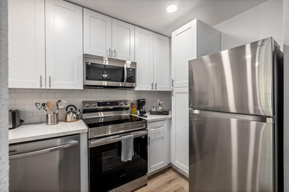 Oven, Stove, Microwave & Fridge