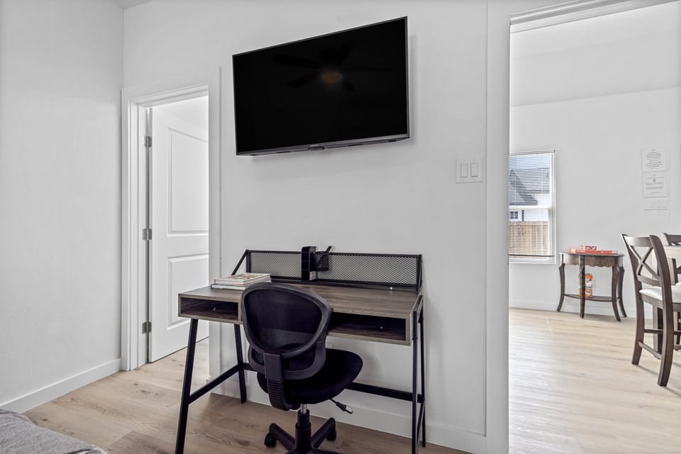 Dedicated workspace in the unit, perfect for remote work or studying.